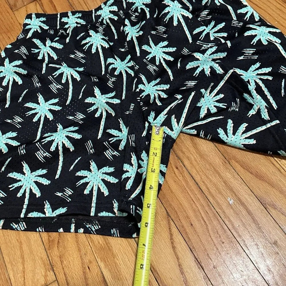Chubbies Palm Tree Print Mesh 5.5 Inch Shorts Size Large - Picture 4 of 6